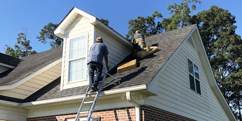 Roofer in Fayetteville, North Carolina